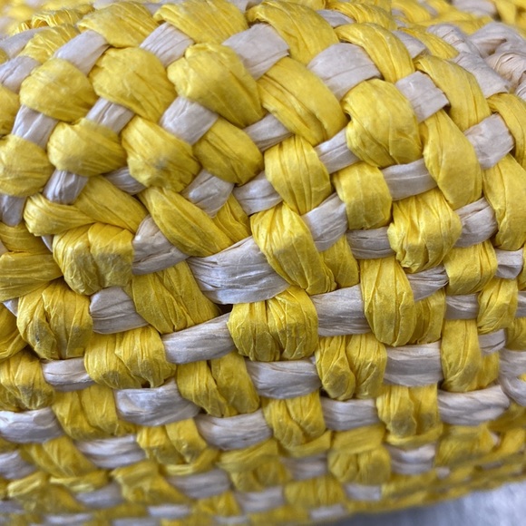 Woven yellow and cream bucket bag brown leather drawstring 🌞 - Picture 3 of 4